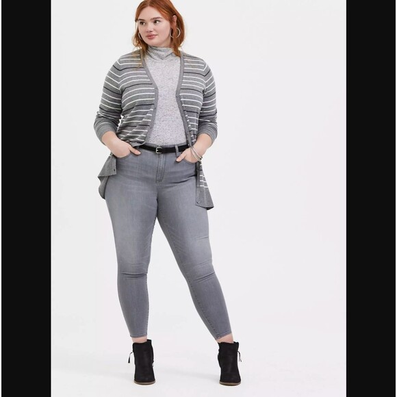 Torrid Turtleneck Top 3X 22 24 Heather Gray Super Soft Plush Long Sleeve Cozy - Picture 3 of 7